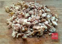 Illustration of how to make meat and egg pancakes 2