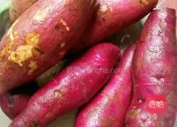 Illustration of how to make sweet potato and bean paste pie 1