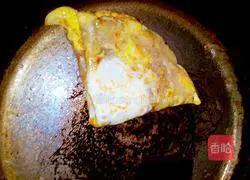 Illustration of how to make eggs at a pancake stall 10