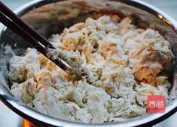 Illustration of how to make green onion and pork buns 3