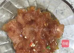 Illustration of how to make stir-fried noodles with chives and eggs 5