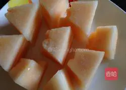 Illustration of how to make potato sausage fried rice 5