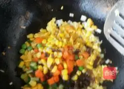 Illustration of how to make fruit, vegetable and egg fried rice 3