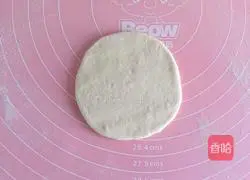 Illustration of how to make goldfish steamed buns 7