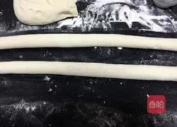 Illustration of how to cut steamed buns 2