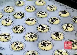 Illustration of a simple and refreshing way to make sesame crispbread 5