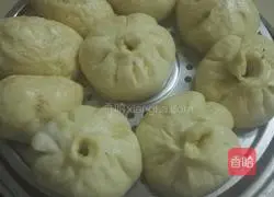 Illustration of how to make pickled cabbage buns 8