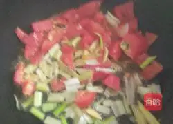 Illustration of how to make fried tomato noodles 2