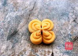 Chrysanthemum Illustration of how to make steamed buns 6