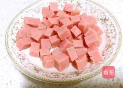 Illustration of how to make fried rice with shrimps and peas 3