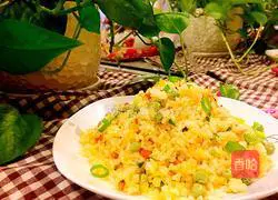 Illustration of how to make salted egg yolk fried rice 9