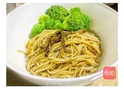 Illustration of how to make scallion oil noodles 4