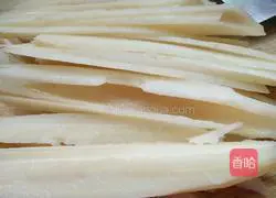 Illustration of how to make lotus root pancakes 1