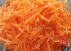 Xinjiang cuisine, carrot rolls Illustration of how to make cakes 2