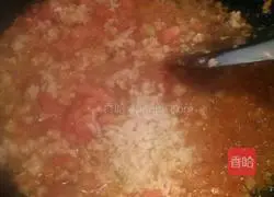 Illustration of how to make lean meat, shrimp, tomato and noodle sauce 7