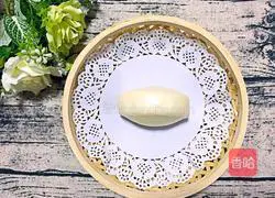 Illustration of how to cut steamed buns with milk knife 10