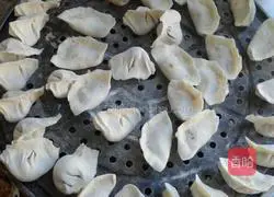 Illustration of how to make dumplings stuffed with lotus root 8