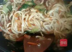 Illustration of how to make stir-fried noodles with vegetables and ham 7