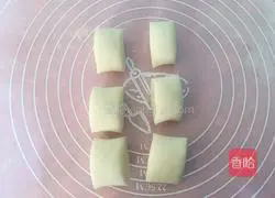 Illustration of how to make gold and silver steamed buns 4