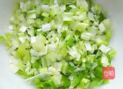 Illustration of how to make green onion cake 3