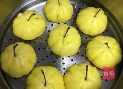 Illustration of how to make small pumpkin steamed buns 7