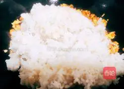 Illustration of how to make fried rice with carrots and green onions 7