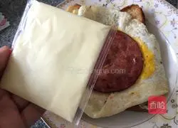 Illustration of how to make beef cheese sandwich 10