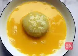 Illustration of how to make stringy potato pancakes 9