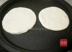 Illustration of how to make Roujiamo Pancake 9