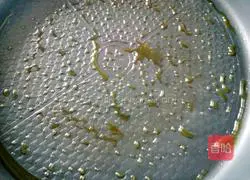 Illustration of how to make egg pancake sausage roll 6