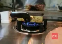 Illustration of how to make carrot and egg pancakes 13