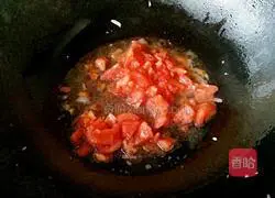 Illustration of how to make tomato fried noodles 9