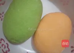 Illustration of how to make two-color noodles 1