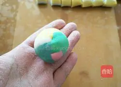 Illustration of how to make rainbow glutinous rice balls 13