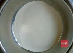 Illustration of how to make pork and onion dumplings 1