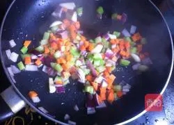 Illustration of making fried diced steamed buns 5