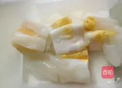 Illustration of how to make Cantonese rice rolls with electric pan 4