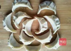 Illustration of how to make five-color stuffed dumplings 7