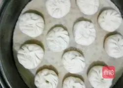 Illustration of how to make zucchini steamed buns with oil residue 19