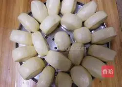 Illustration of how to make corn buns 12