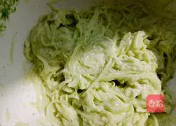 Illustration of how to make cucumber pancakes 6