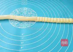 Illustration of how to make small steamed buns 8