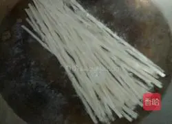 Illustration of how to make fried noodles 1