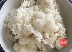 Illustration of how to make Sausage and Egg Fried Rice 1