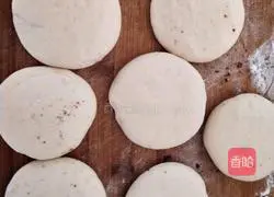 Rose brown sugar and sesame seeds Illustration of making pancake 8