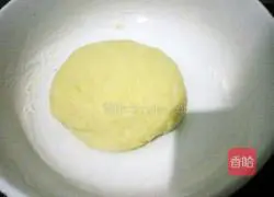 Illustration of how to make pumpkin and purple potato blossom steamed buns 8