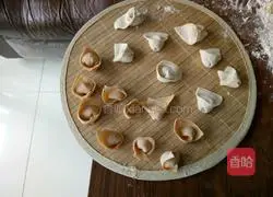 Illustration of how to make wontons 6