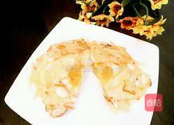 Illustration of how to make potato shredded egg pancake 1