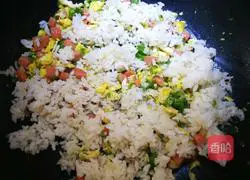 Illustration of how to make egg fried rice 7