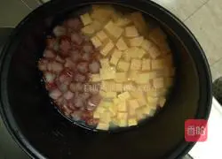 Illustration of how to make braised rice with sweet potato and sausage 6